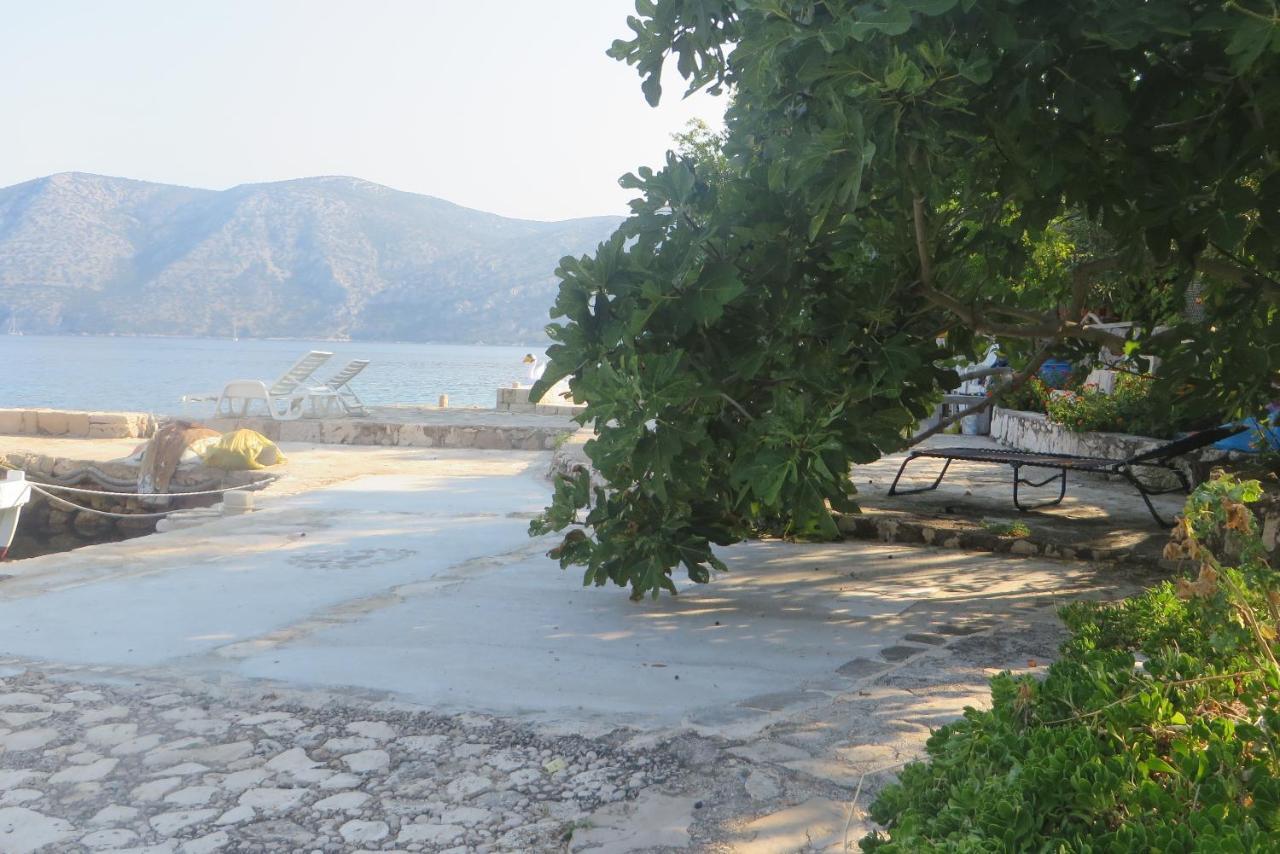 I&J Relaxing Beach Apartments Račišće Kültér fotó