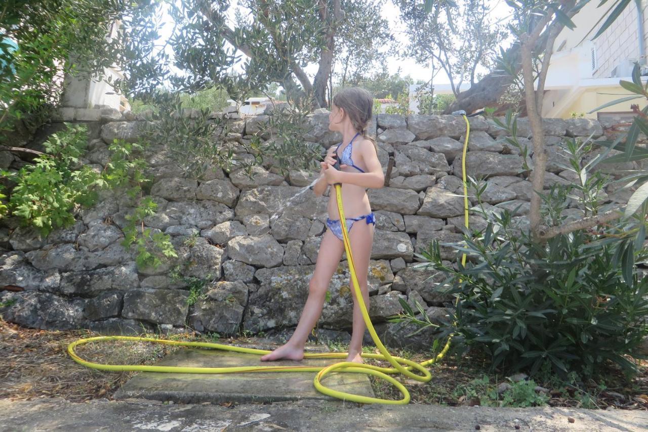 I&J Relaxing Beach Apartments Račišće Kültér fotó